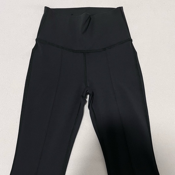 ARITZIA TNALIFE SPLIT HI-RISE LEGGING - Picture 7 of 10